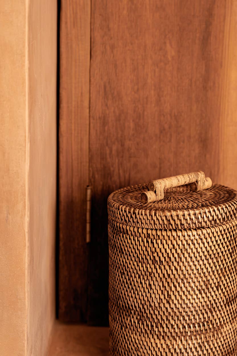 The Rattan Bin High, høy kurv med lokk i rotting, Natural Brown