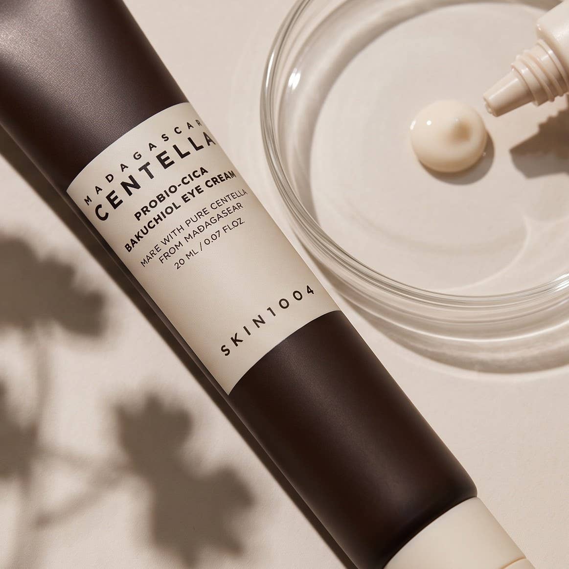 SKIN1004 Madagascar Centella Probio-Cica Bakuchiol Eye Cream, øyekrem, 20 ml