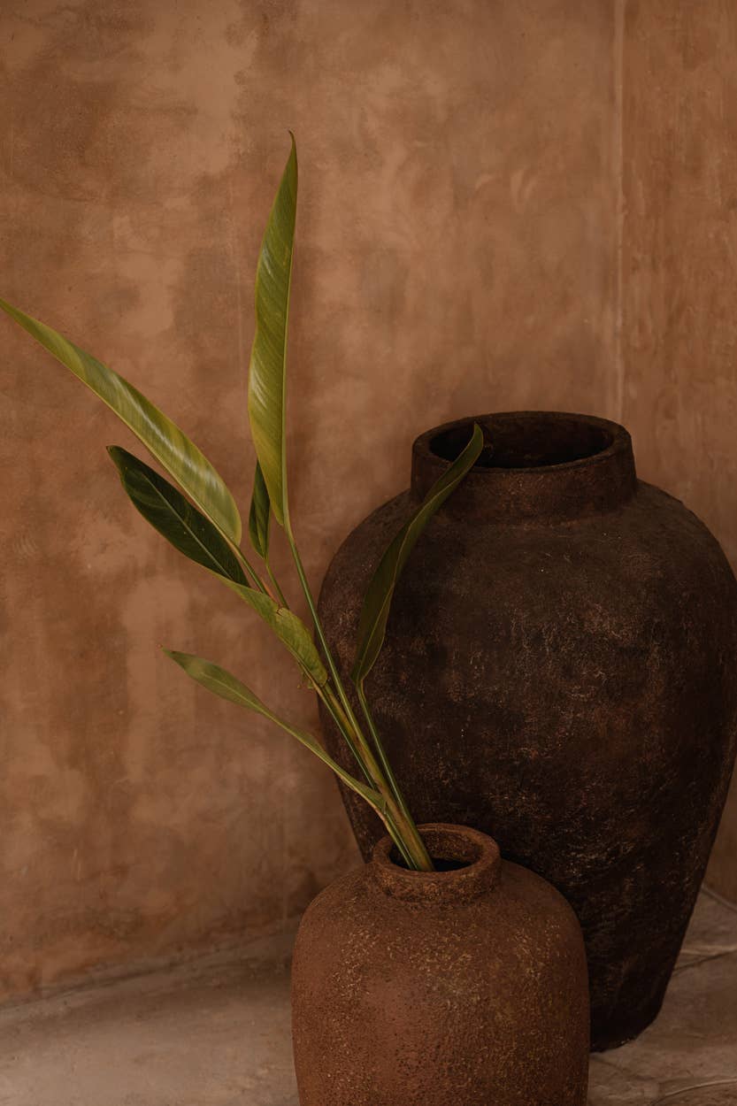 The Volcanic Vase, stor gulvvase i terrakotta, Burgundy, XXL