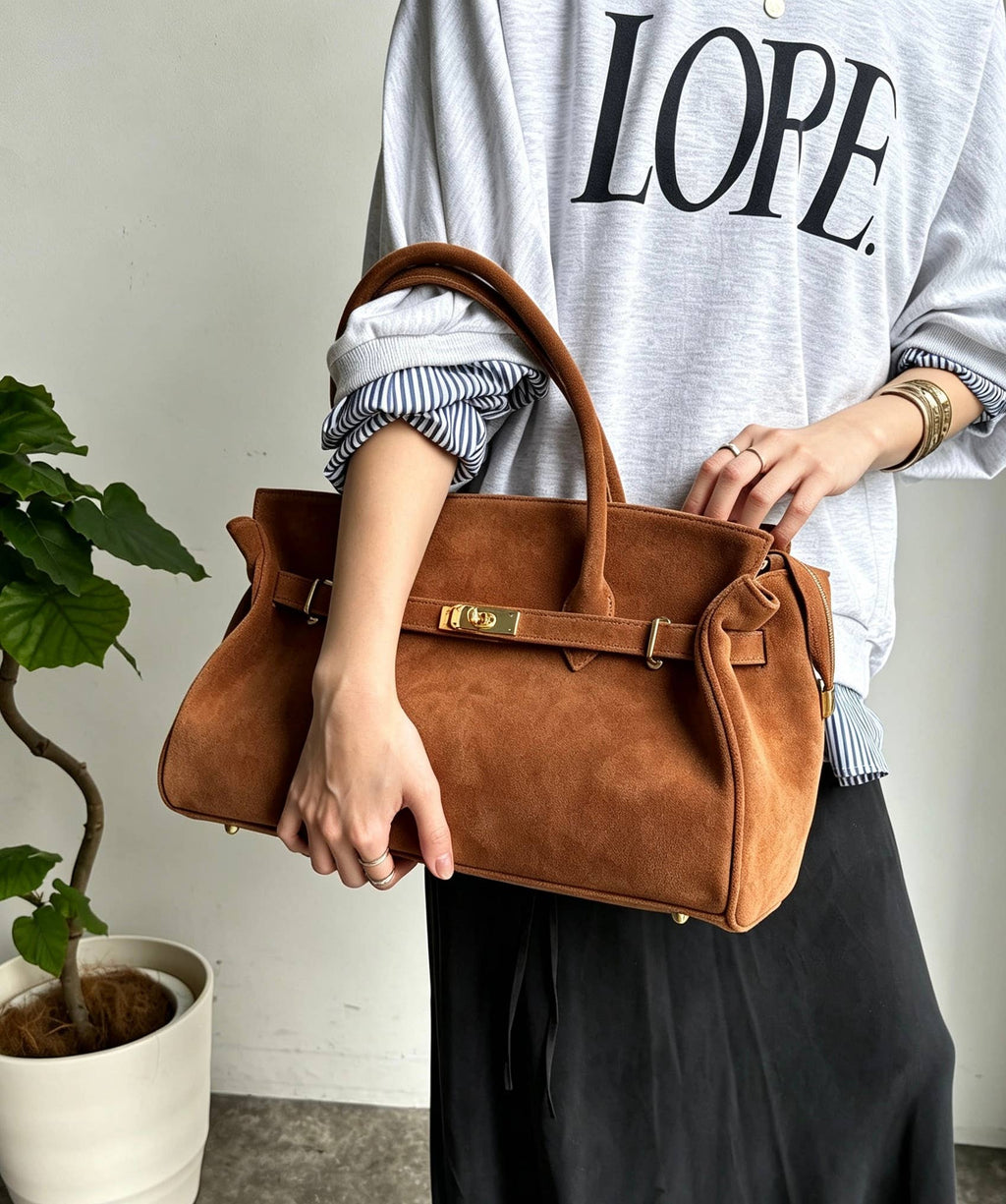 Suede Tote Bag with Golden Details, toteveske i semsket skinn
