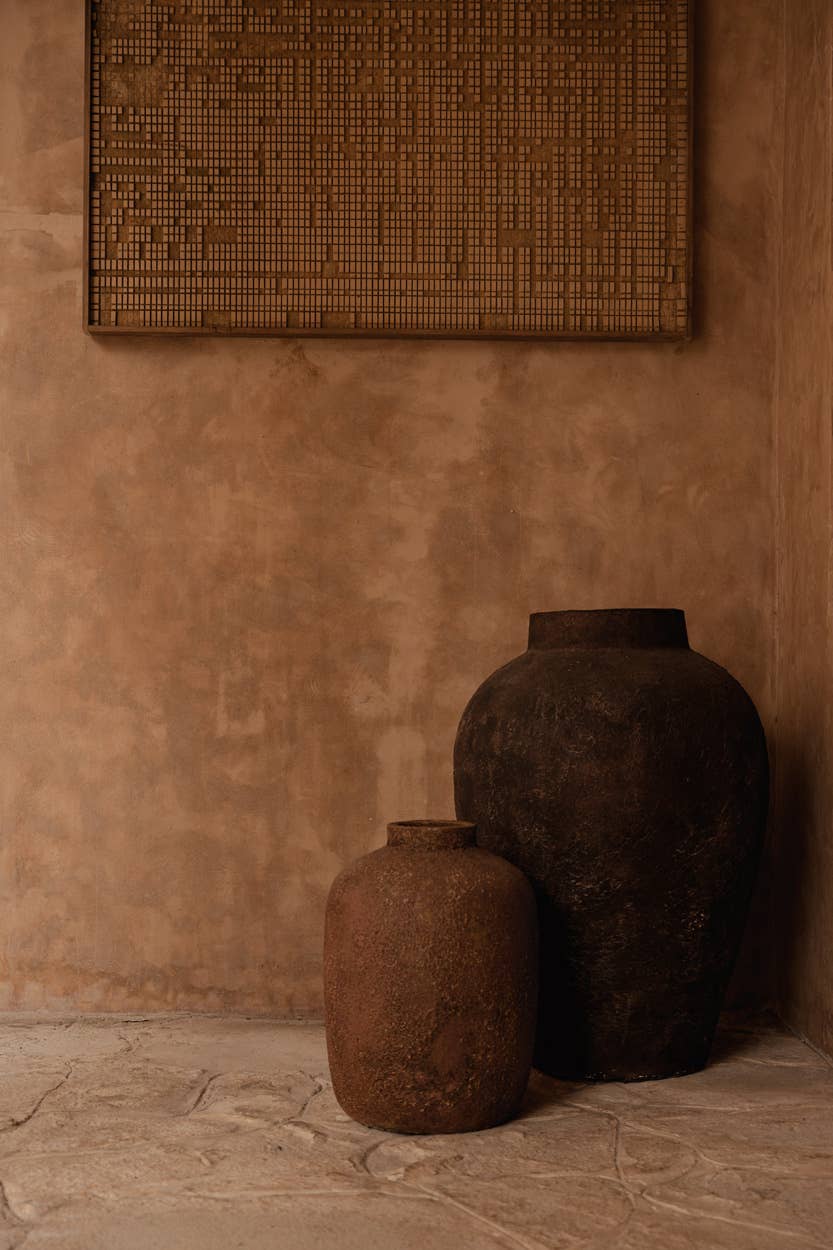 The Volcanic Vase, stor gulvvase i terrakotta, Burgundy, XXL