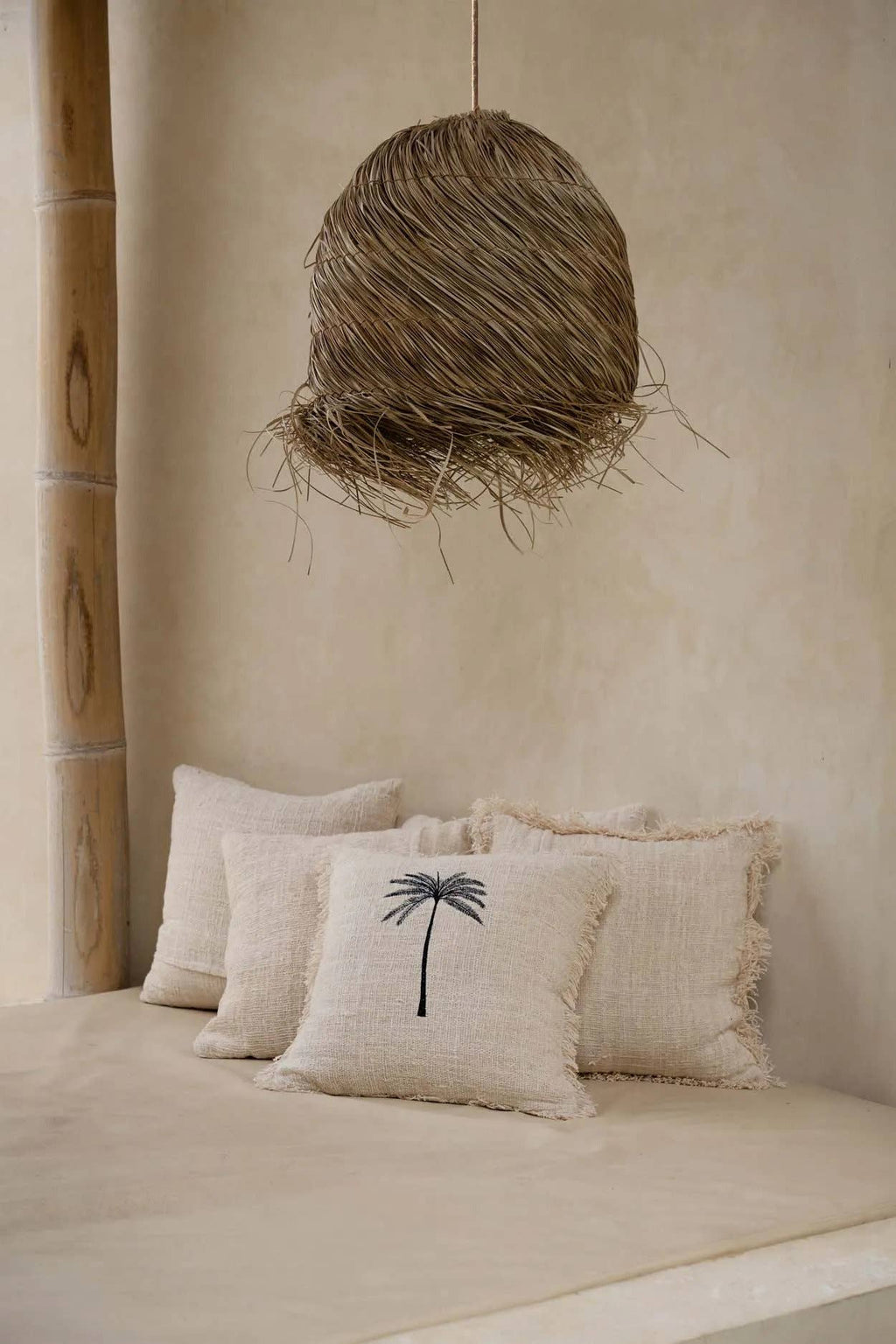 The Gili Palm putetrekk i bomull, Natural Black, 50 × 50 cm