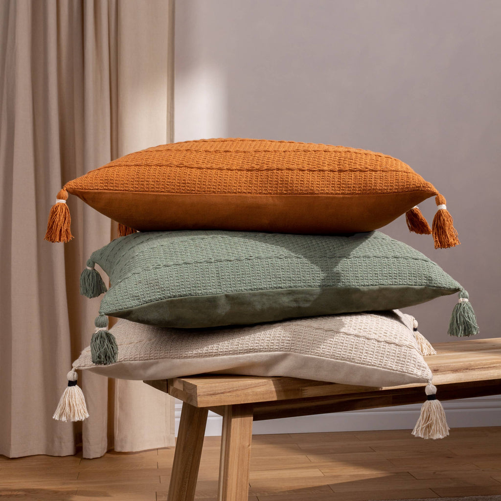 Caliche strukturert pute med dusker, Natural, 40 × 60 cm