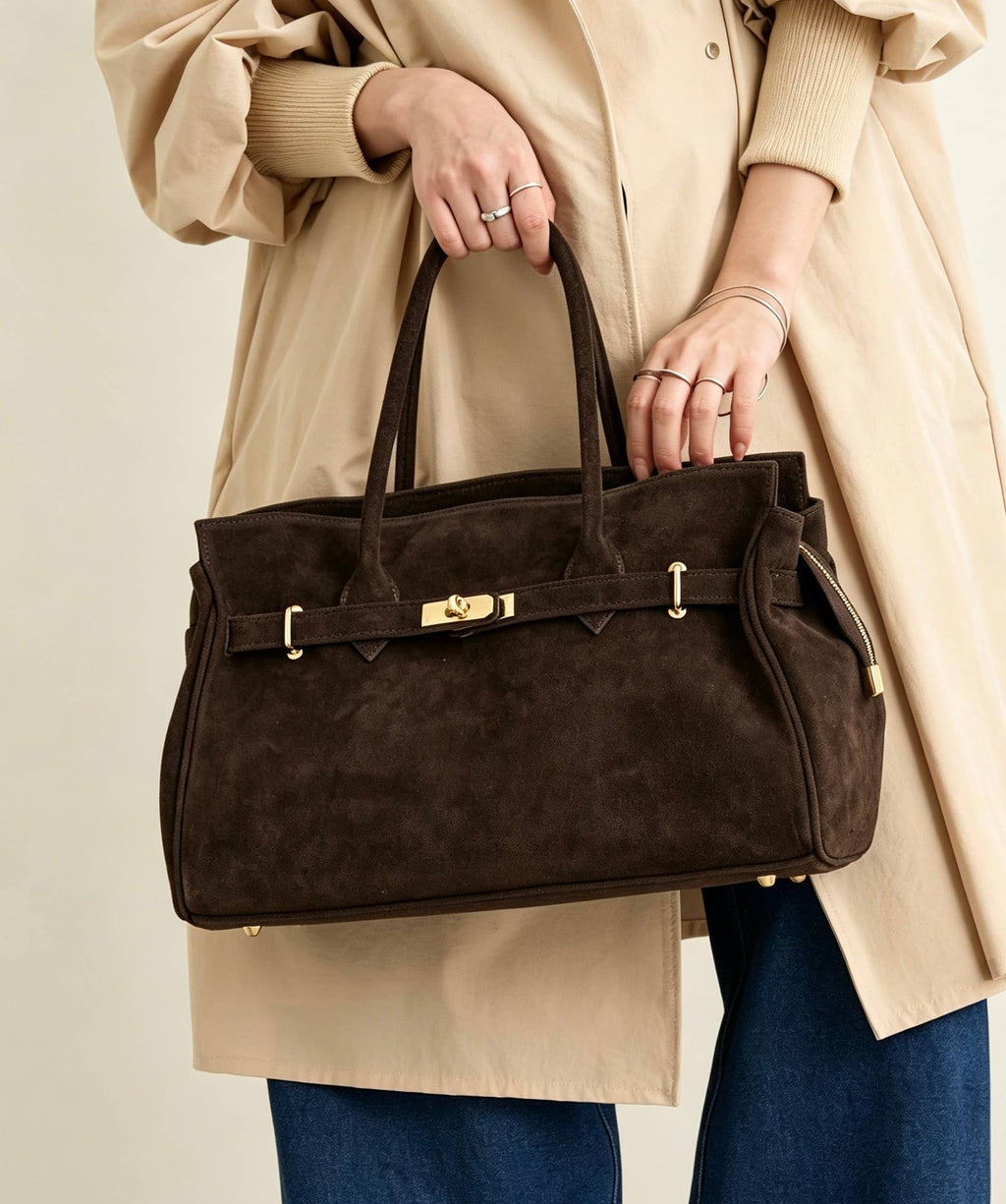 Suede Tote Bag with Golden Details, toteveske i semsket skinn