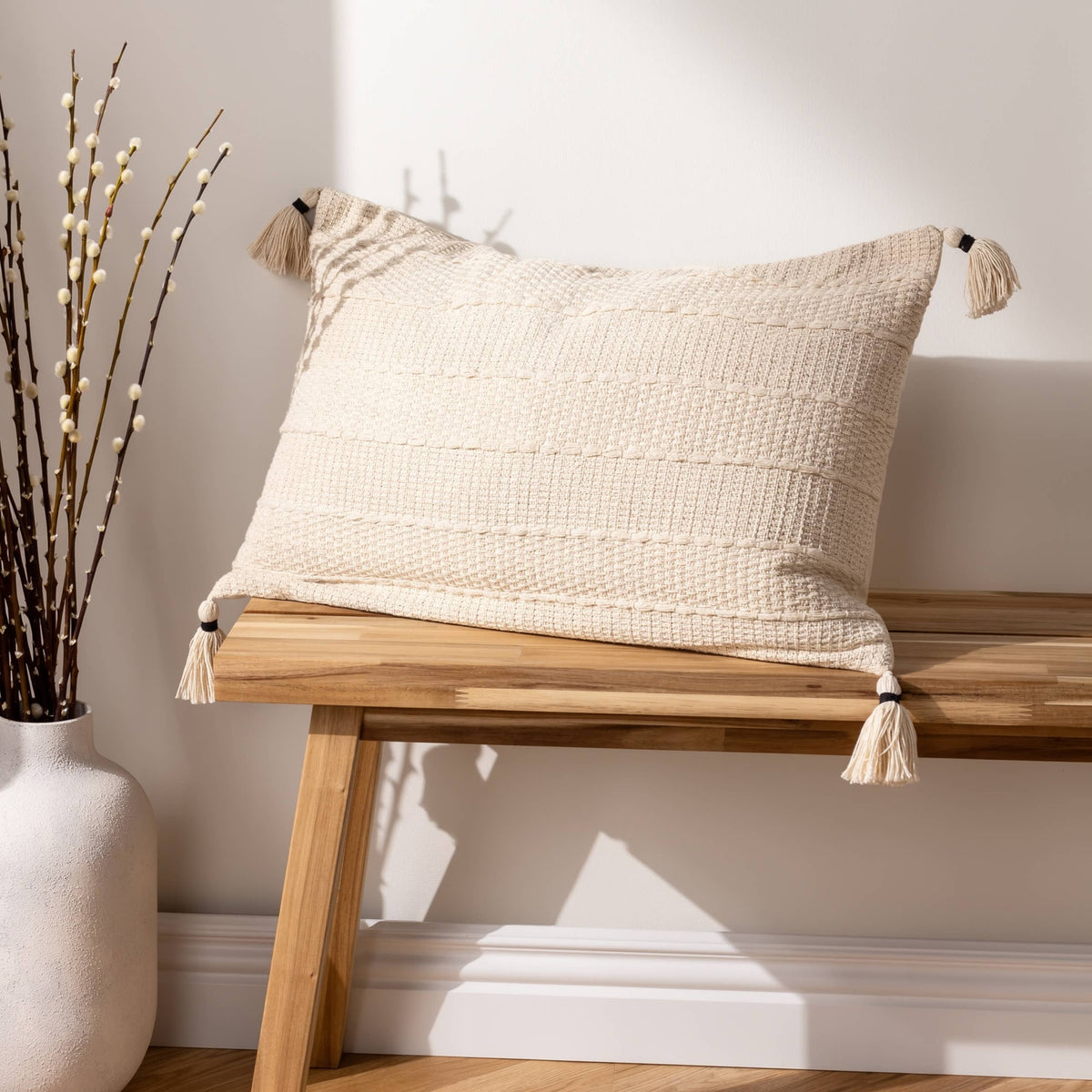 Caliche strukturert pute med dusker, Natural, 40 × 60 cm