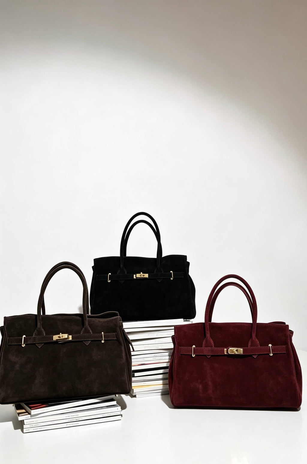 Suede Tote Bag with Golden Details, toteveske i semsket skinn