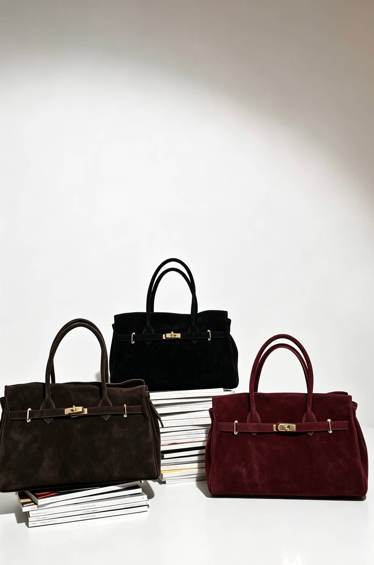 Suede Tote Bag with Golden Details, toteveske i semsket skinn