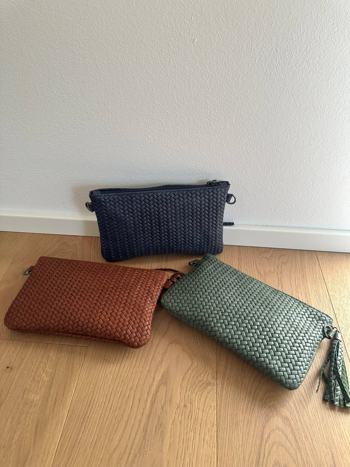 Clutch i ekte skinn, 23 × 14,5 cm