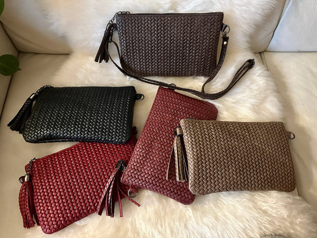 Clutch i ekte skinn, 23 × 14,5 cm