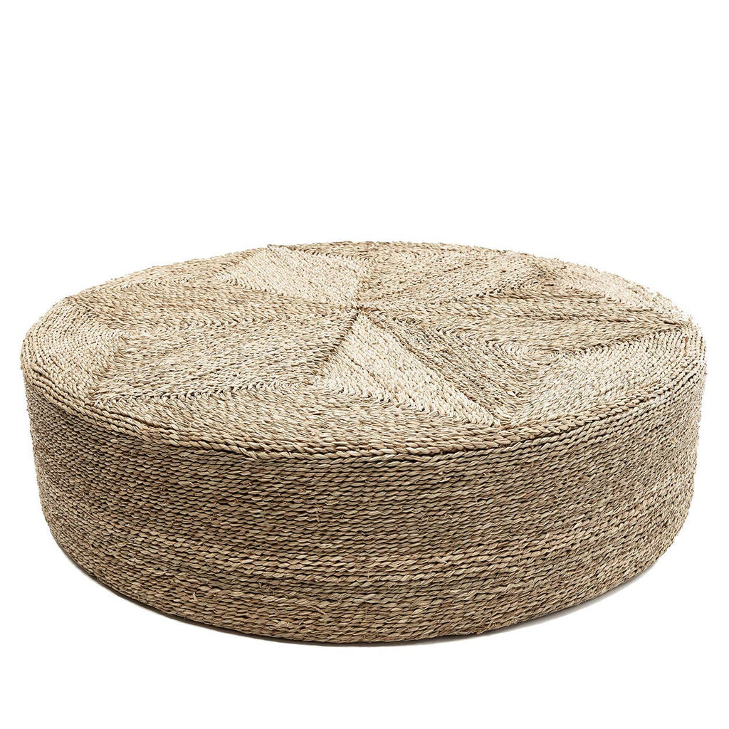 The Huge Pouffe – Natural, håndlaget sjøgress‑puff, 100×100 cm