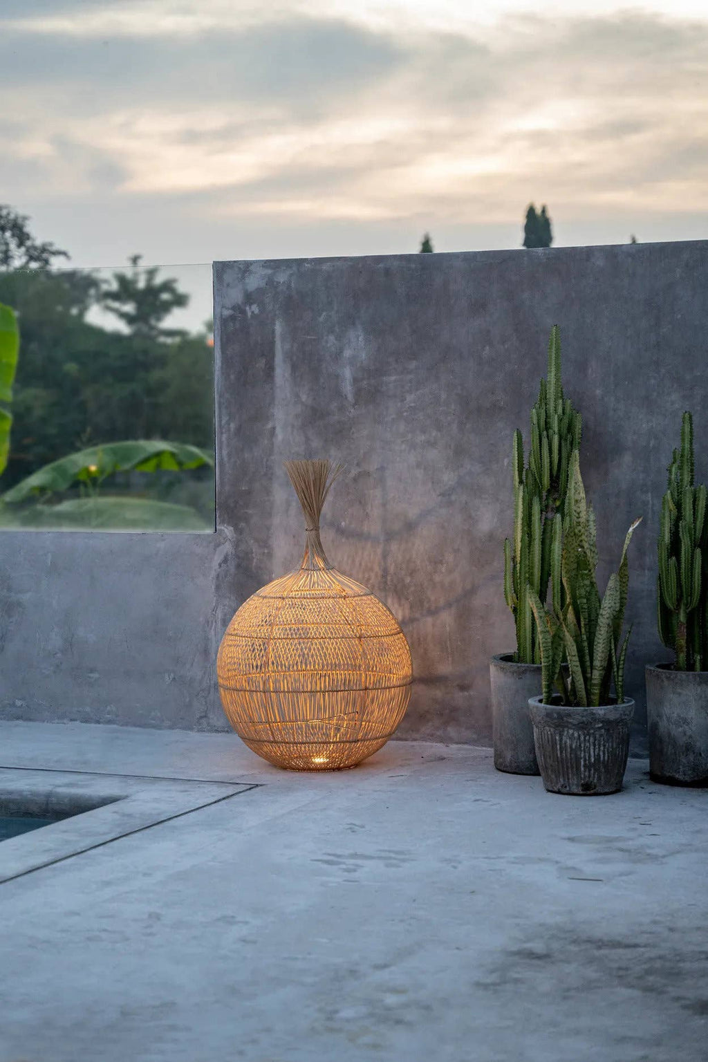 The Wonton Floor Lamp – Pendant, rattanlampe i natur