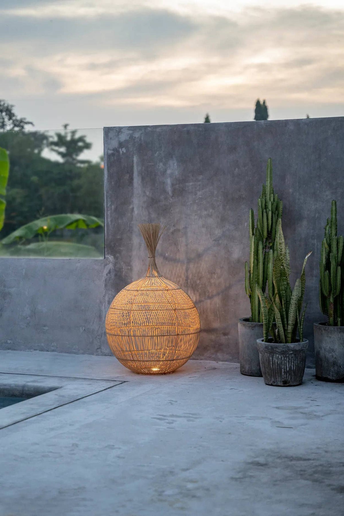 The Wonton Floor Lamp – Pendant, rattanlampe i natur