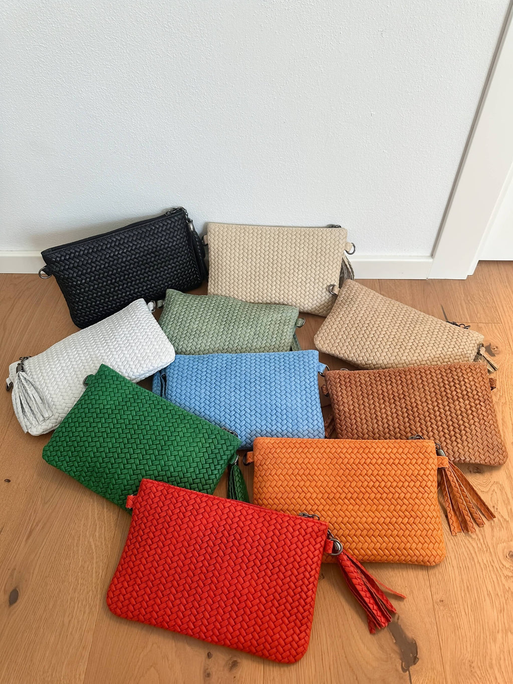 Clutch i ekte skinn, 23 × 14,5 cm