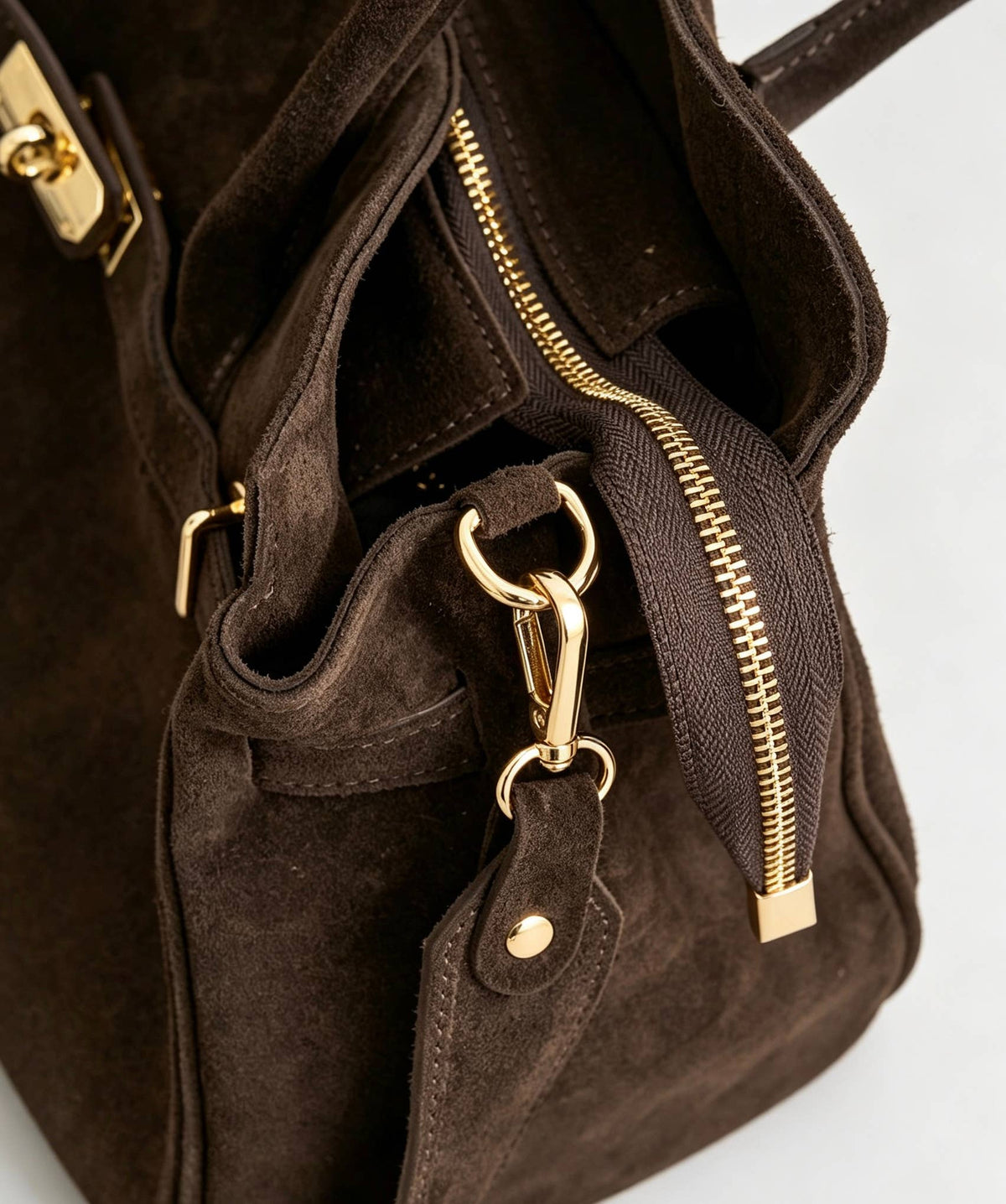 Suede Tote Bag with Golden Details, toteveske i semsket skinn