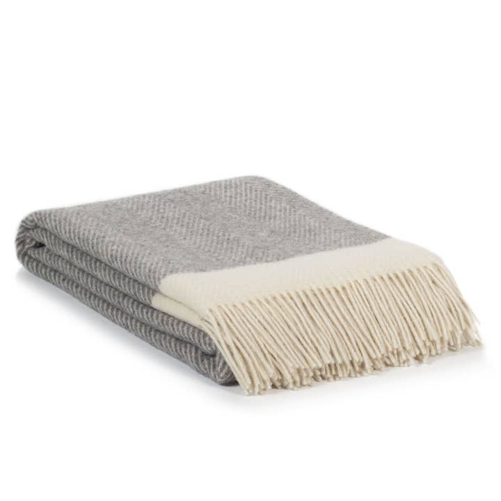 Florence Throw | 100% New Zealand Wool | Gray | 200 × 140 cm | Made in Ukraine