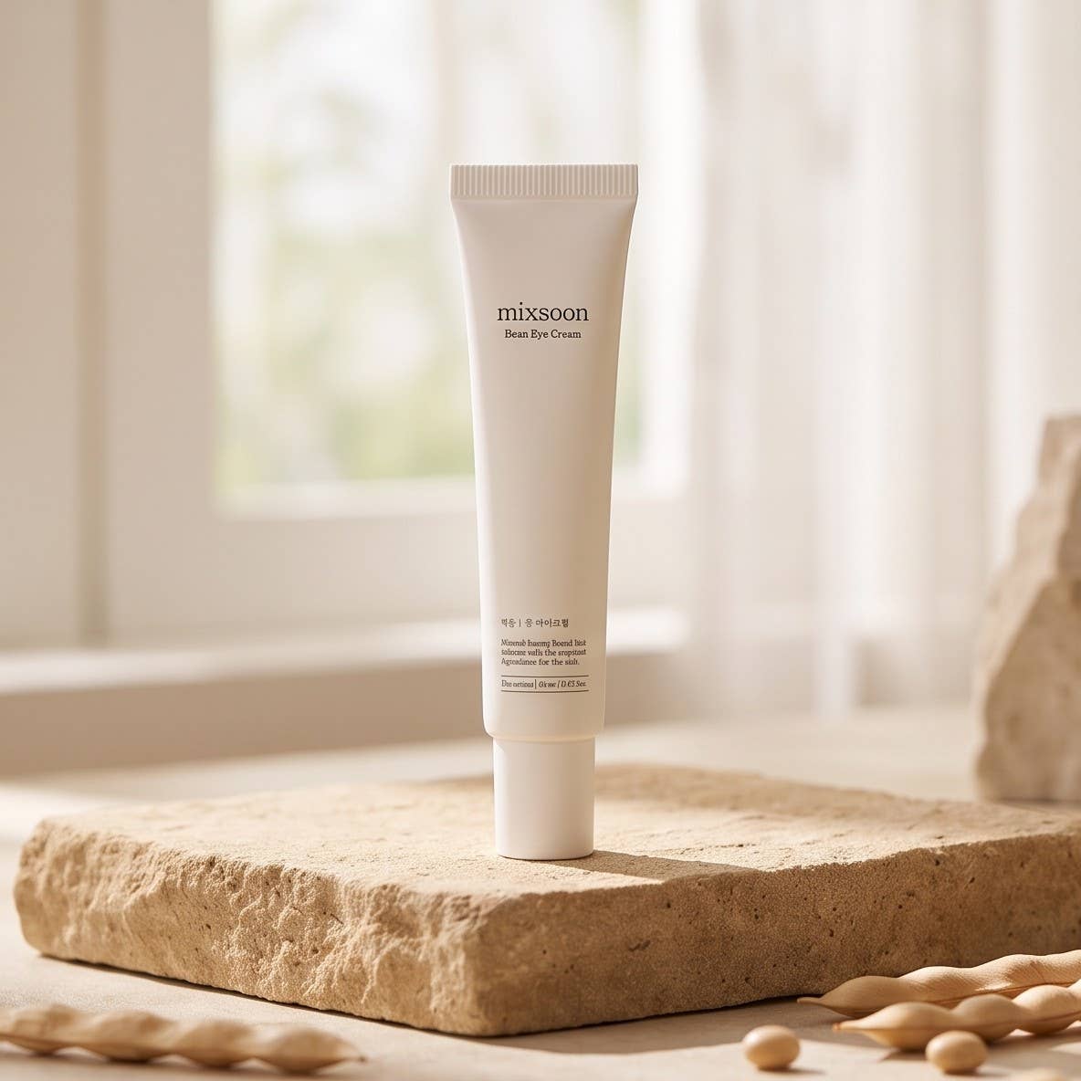 Mixsoon Bean Eye Cream, øyekrem med fermentert soya og peptider