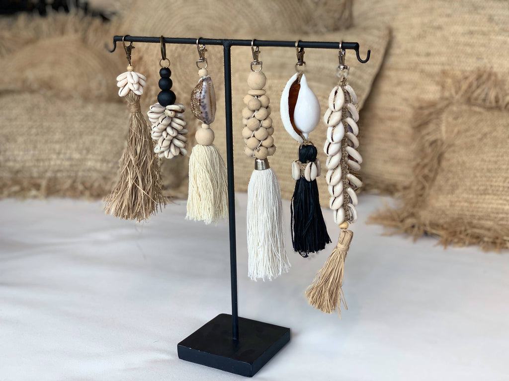 The Canggu Keychain – Natural Black, nøkkelring med skjell og tre
