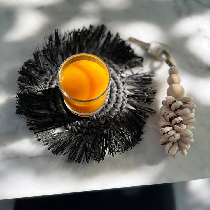 Canggu nøkkelring i skjell og tre