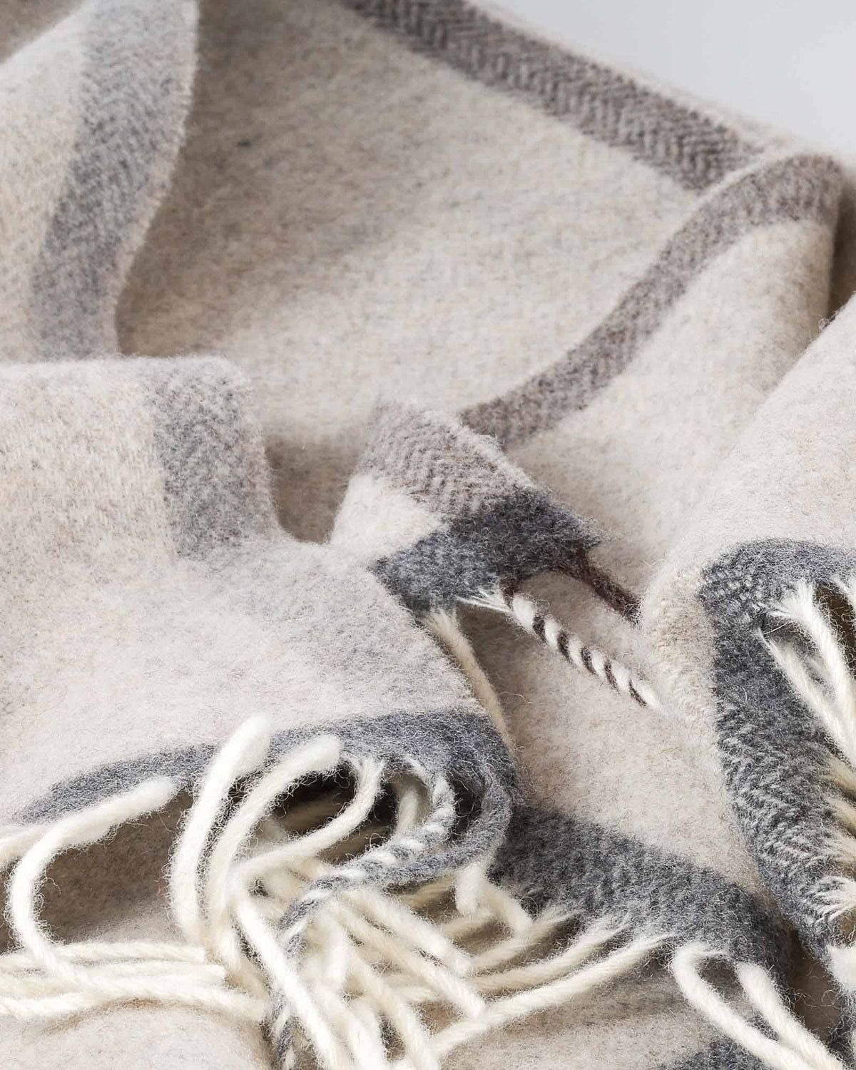 Milano Beige, pledd i merinoull og kasjmir, 140 × 200 cm