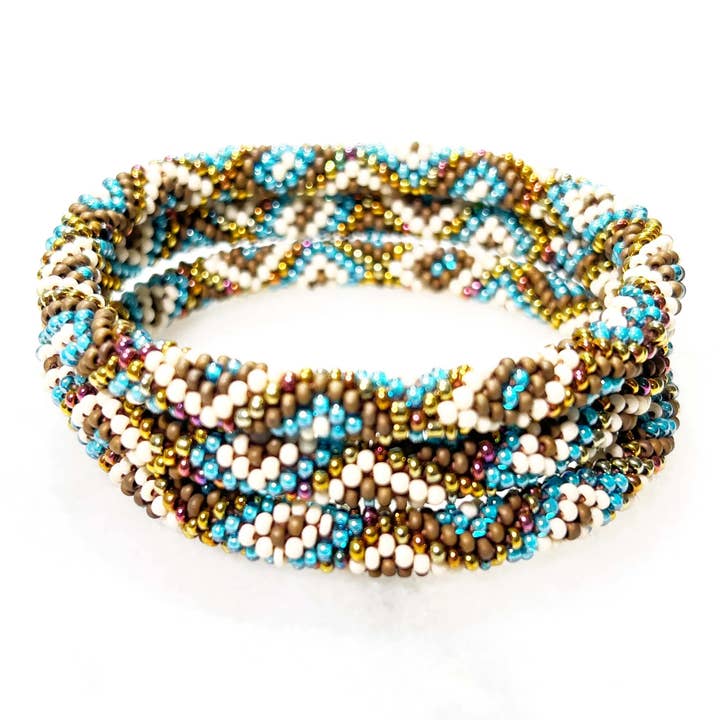Nepalesisk armbånd, lyseblå, bronse og hvit