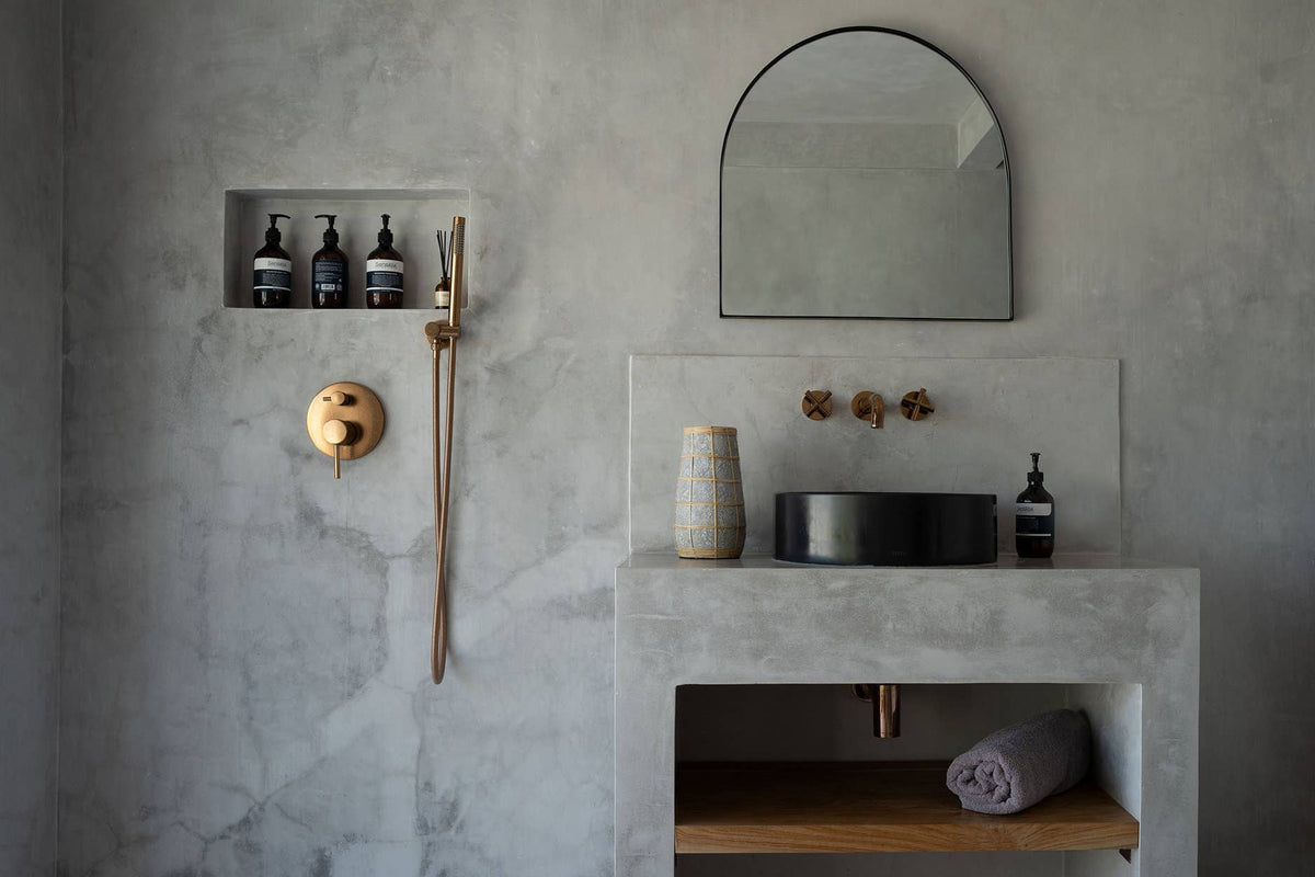 The Cutie Vase, slank vase i terrakotta, Concrete Natural, L