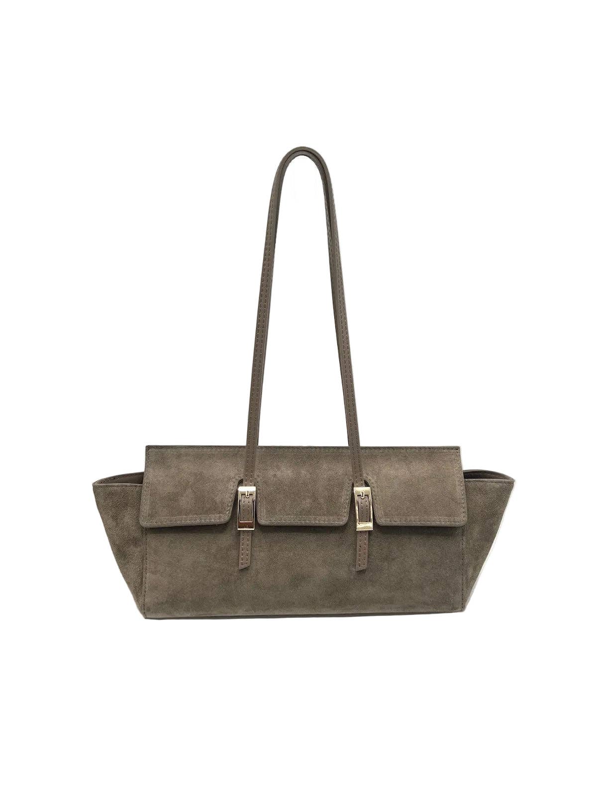 Bred toteveske i semsket skinn med doble spenner