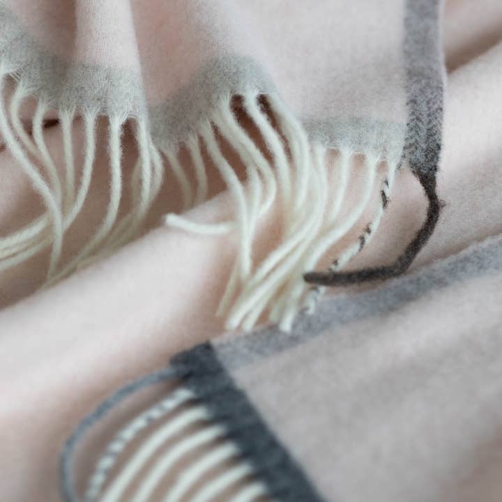Milano Throw | Cashmere & Merino Wool | Rosa | 200 × 140 cm | Made in Ukraine
