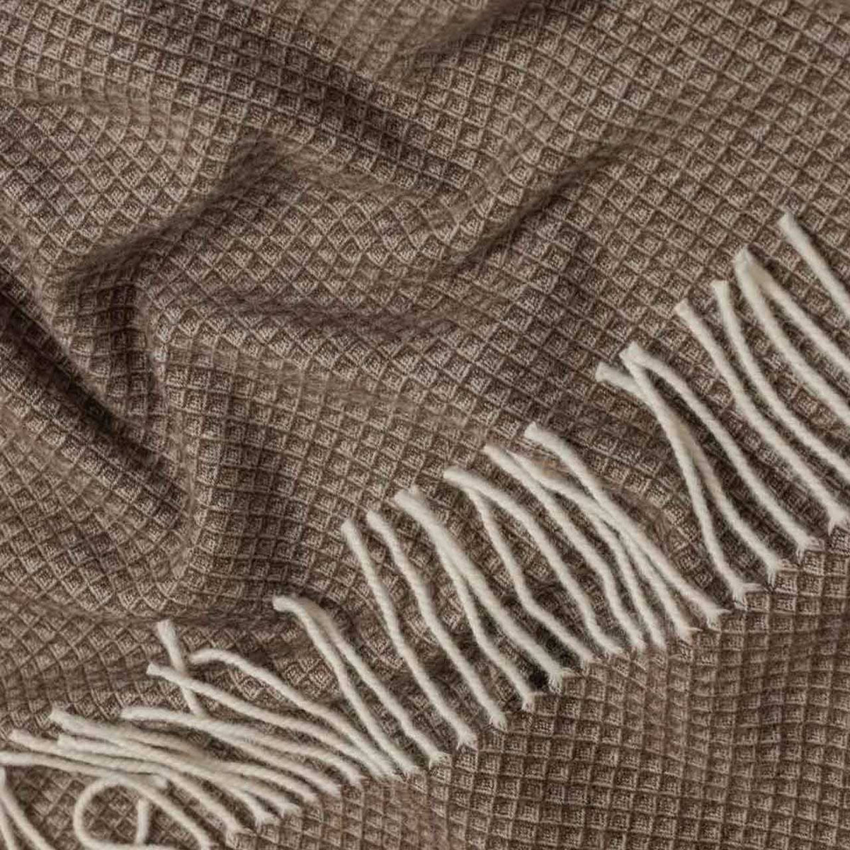 Undyed Mongolian Wool Throw Blanket Selenge, pledd i ufarget mongolsk ull, 140 × 200 cm