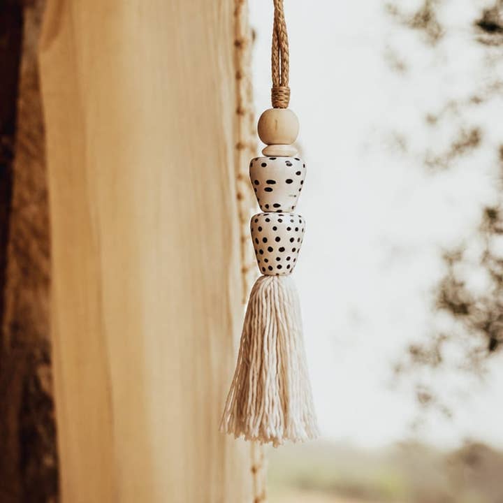Olon Dots Shell Wall Hanger | 33 cm | Handmade in Bali