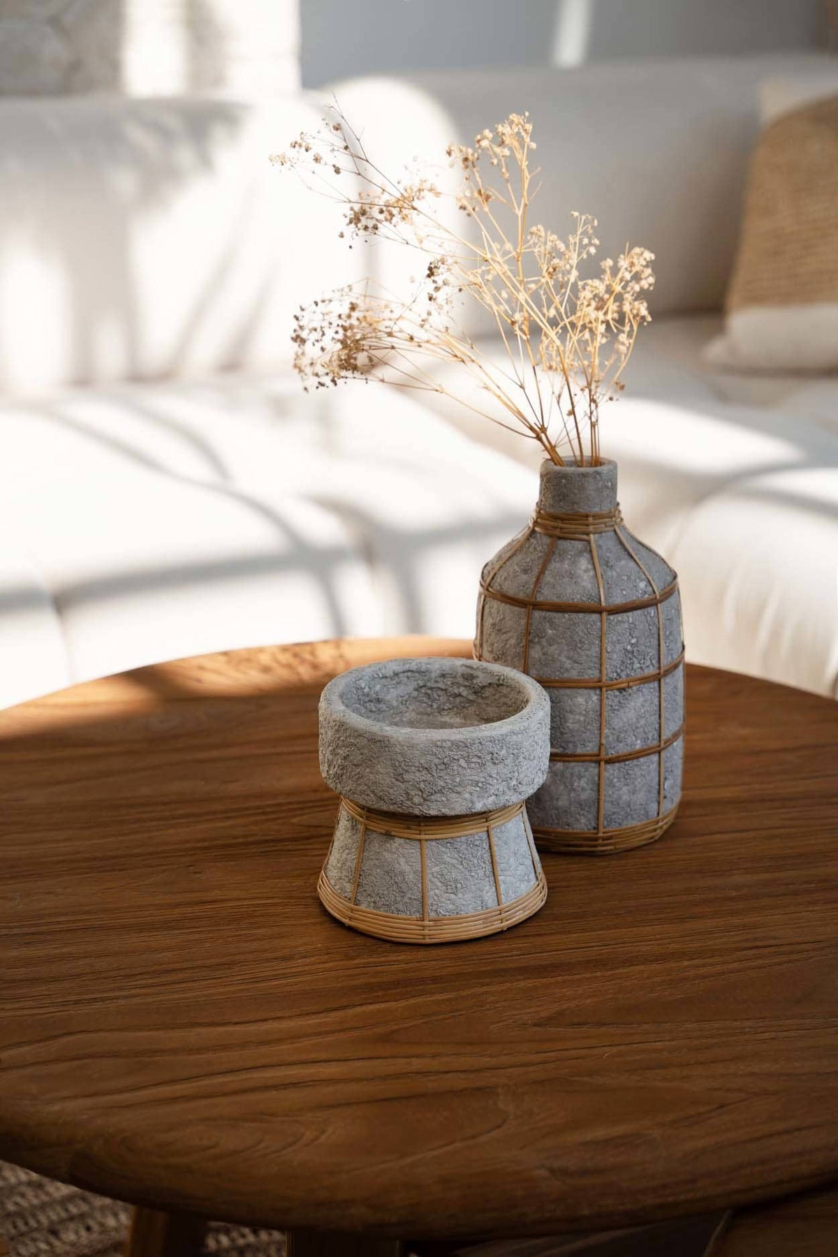 The Whoopy Vase, buet vase med rotting, Concrete Natural, L