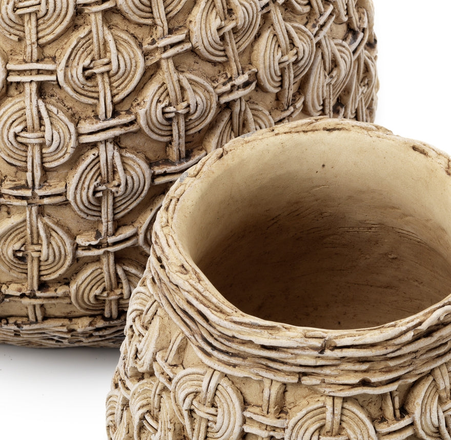 The Knot Concrete Planter – Natural, stor betongpotte med knutemønster, L