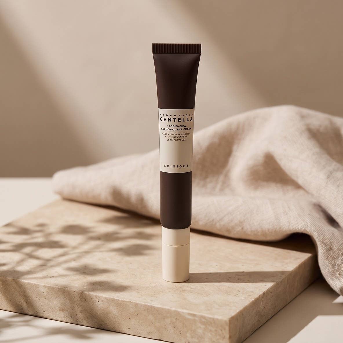 SKIN1004 Madagascar Centella Probio-Cica Bakuchiol Eye Cream, øyekrem, 20 ml